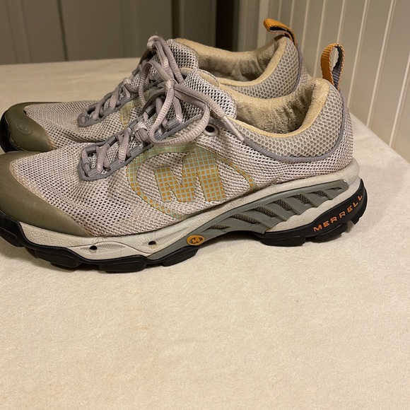 Merrill Helium Ventilator Taupe Performance Footwear. - Picture 2 of 12